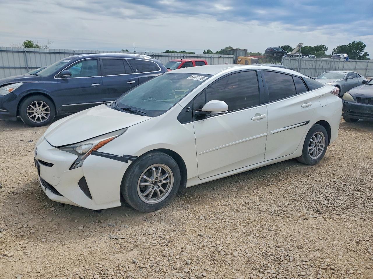 2016 TOYOTA PRIUS