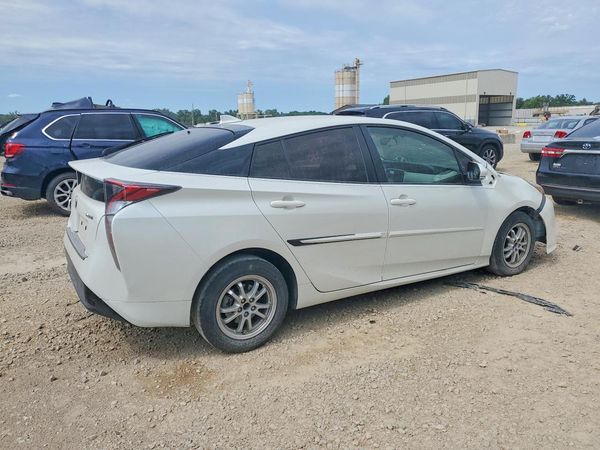2016 TOYOTA PRIUS