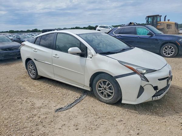 2016 TOYOTA PRIUS