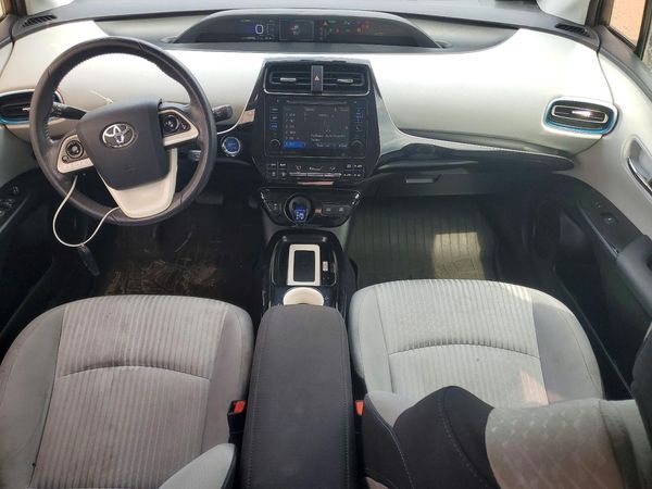 2016 TOYOTA PRIUS