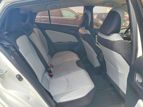 2016 TOYOTA PRIUS