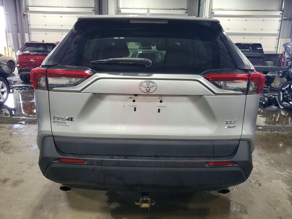 2019 TOYOTA RAV4 XLE / XLE Premium 4WD