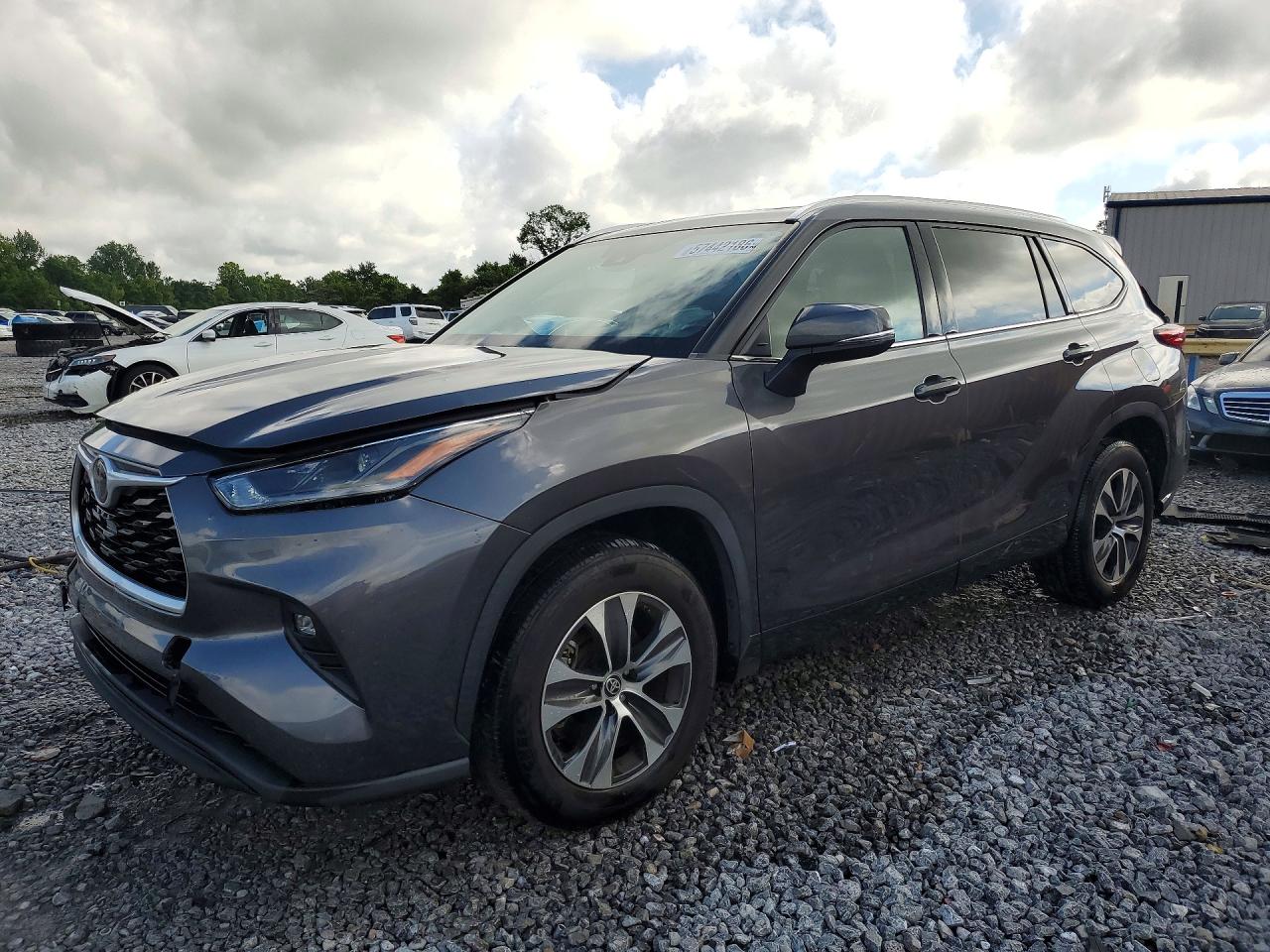 2021 TOYOTA HIGHLANDER XLE