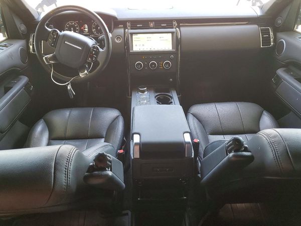 2019 LAND ROVER DISCOVERY SE