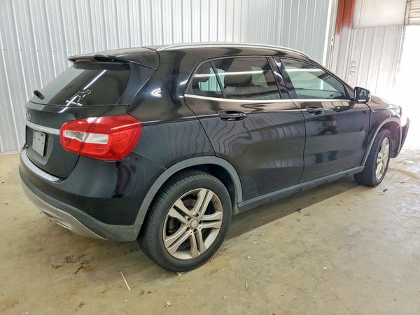 2017 MERCEDES-BENZ GLA GLA250