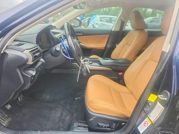 2017 LEXUS IS