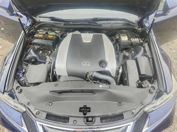 2017 LEXUS IS