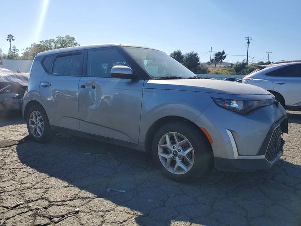 2024 KIA SOUL LX, S