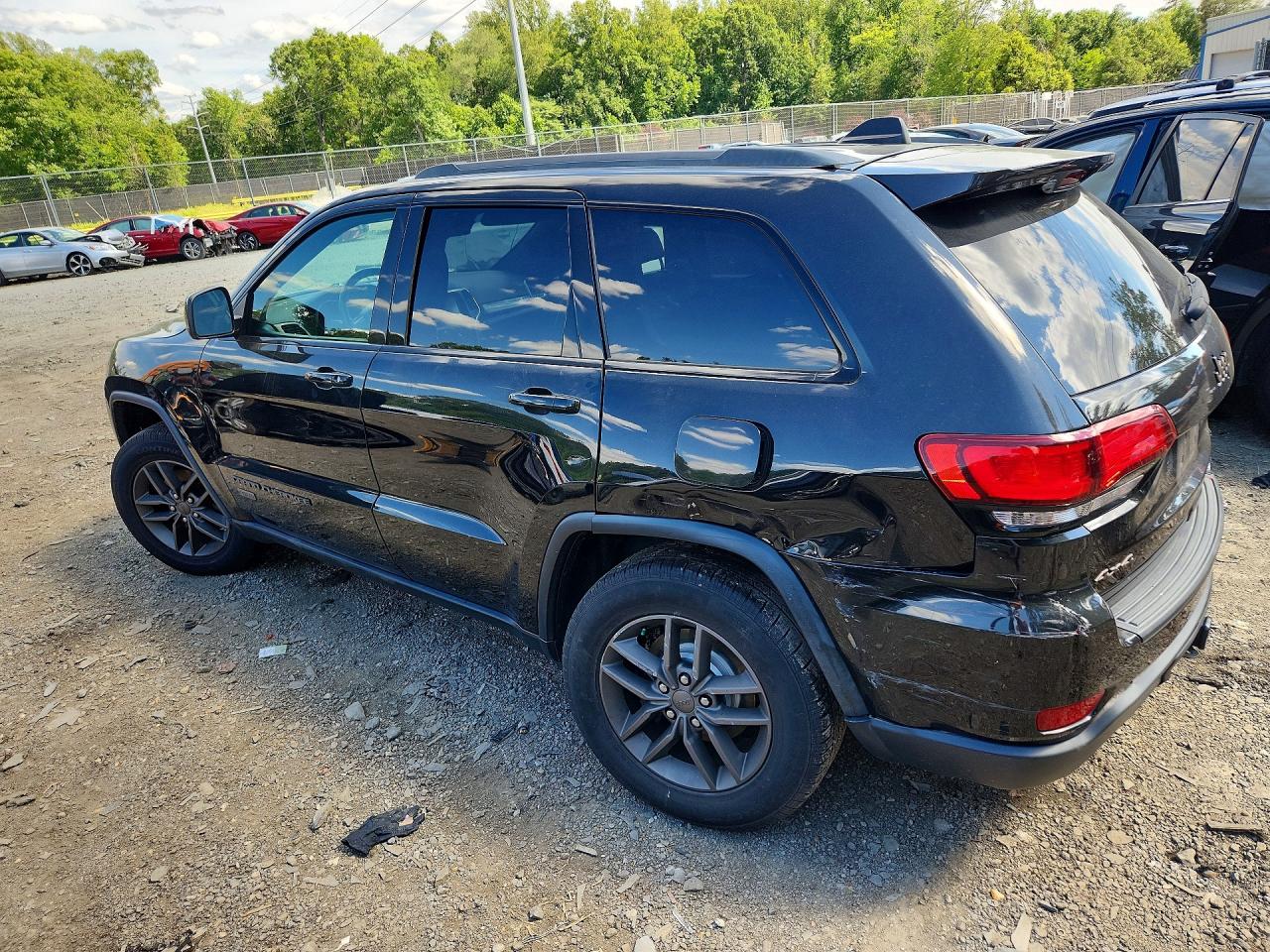2016 JEEP GRAND CHEROKEE LAREDO 4X4