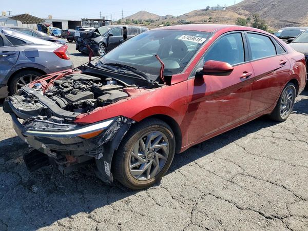 2024 HYUNDAI ELANTRA
