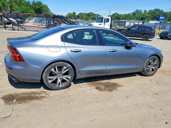 2019 VOLVO S60 R-Design