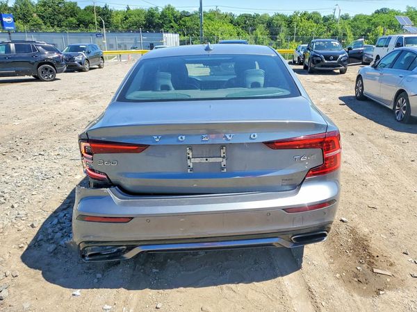 2019 VOLVO S60 R-Design