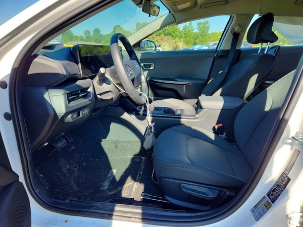 2025 KIA K4 LX, LXS
