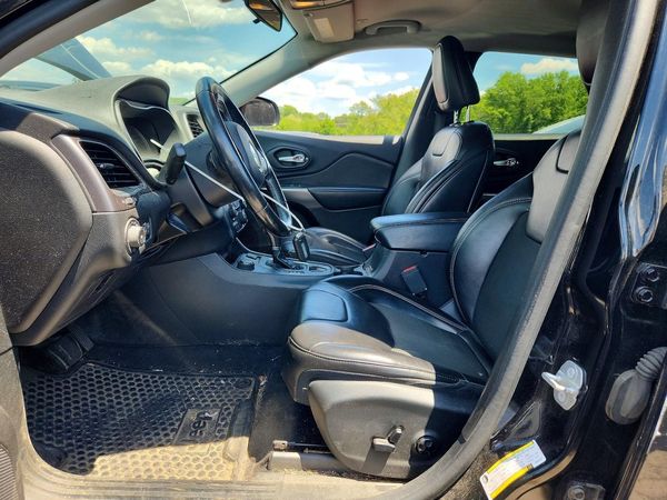 2019 JEEP CHEROKEE LATITUDE PLUS 4X4