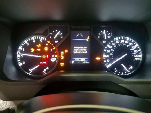 2025 TOYOTA TUNDRA SR5