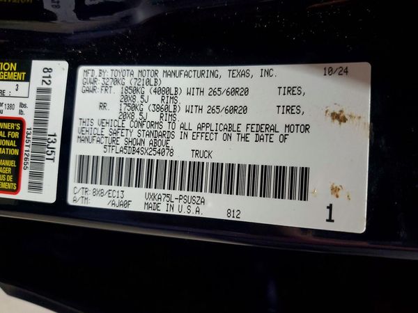 2025 TOYOTA TUNDRA SR5