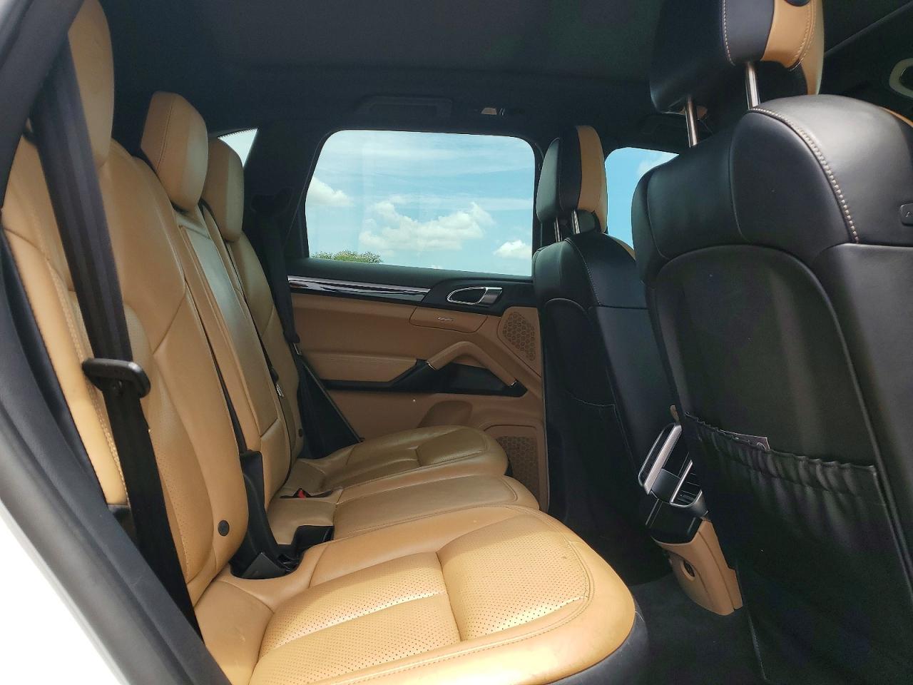 2017 PORSCHE CAYENNE E-Hybrid
