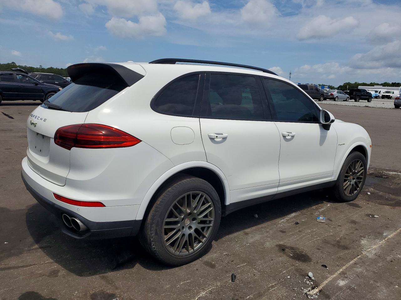 2017 PORSCHE CAYENNE E-Hybrid
