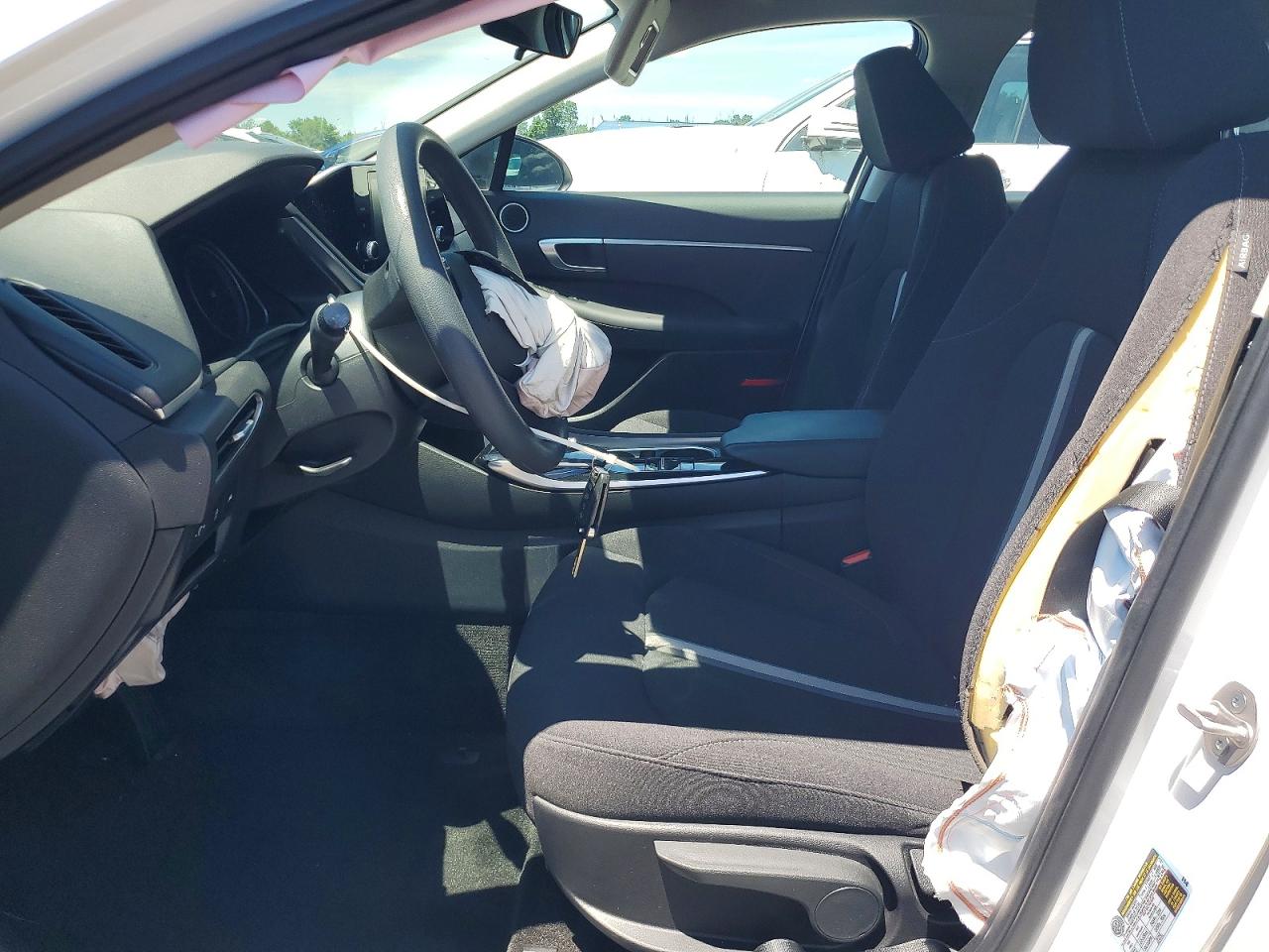 2023 HYUNDAI SONATA SE