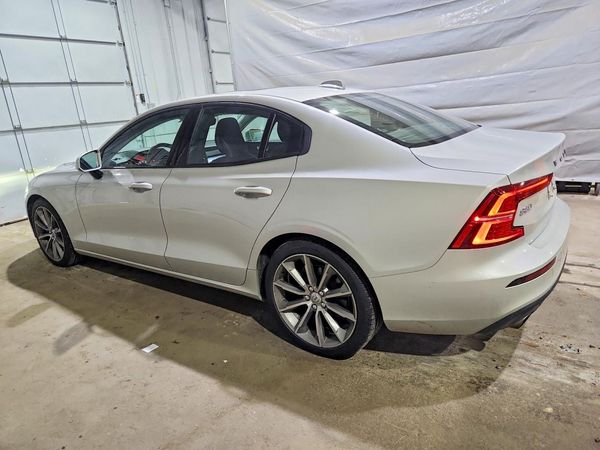 2019 VOLVO S60 Momentum