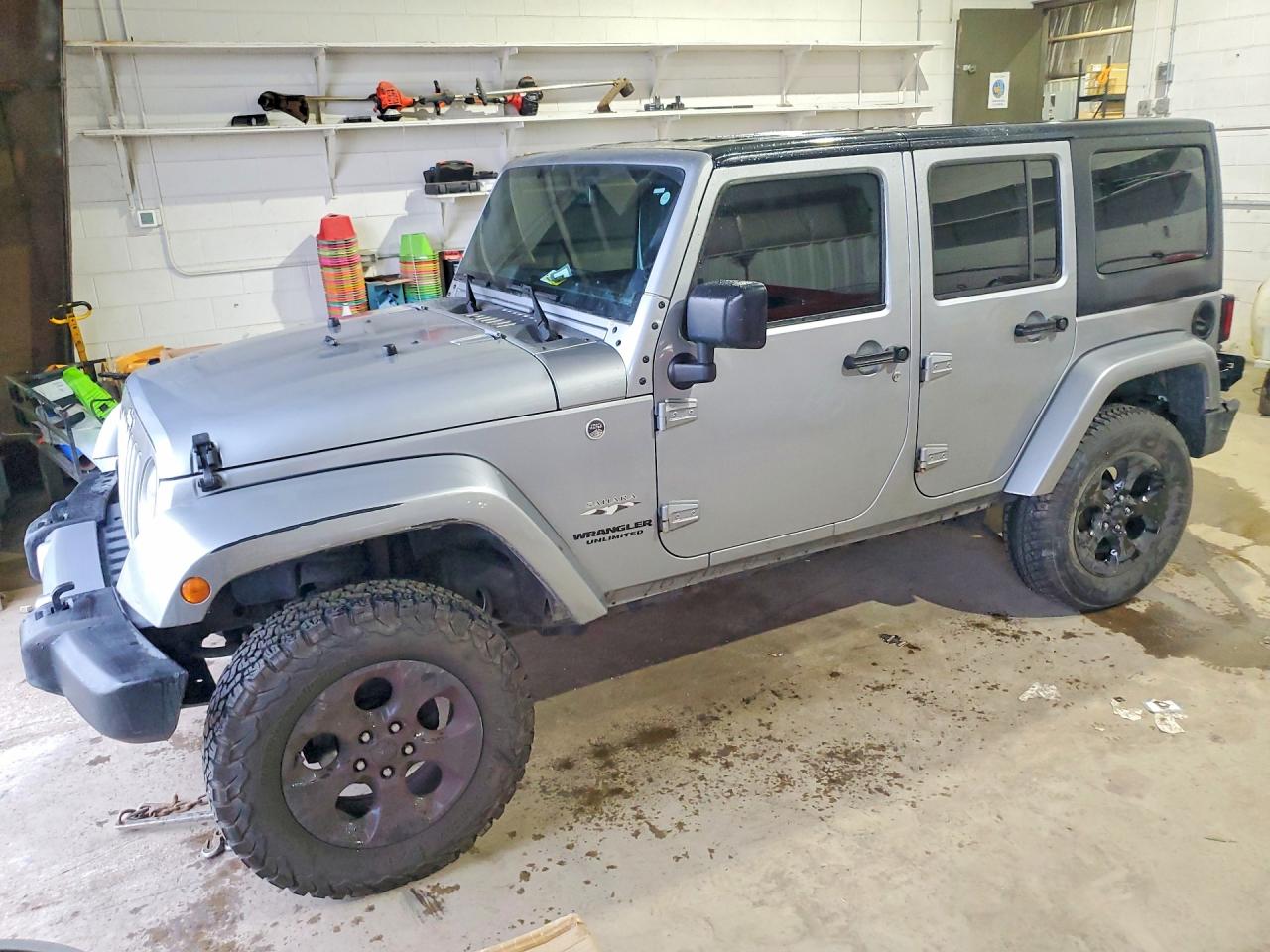 2016 JEEP WRANGLER UNLIMITED SAHARA 4X4