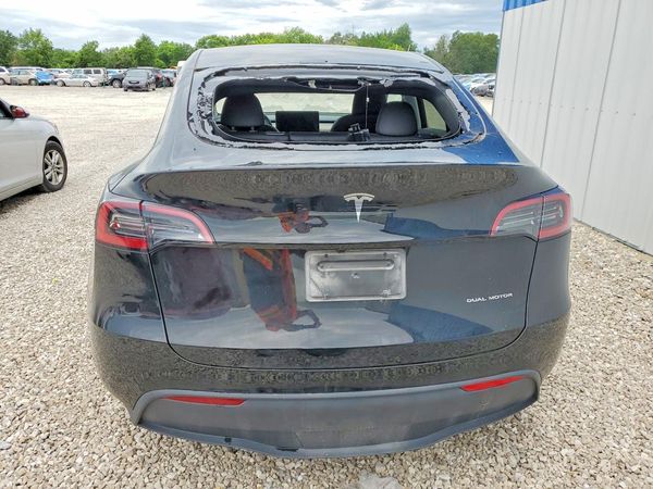 2025 TESLA MODEL Y
