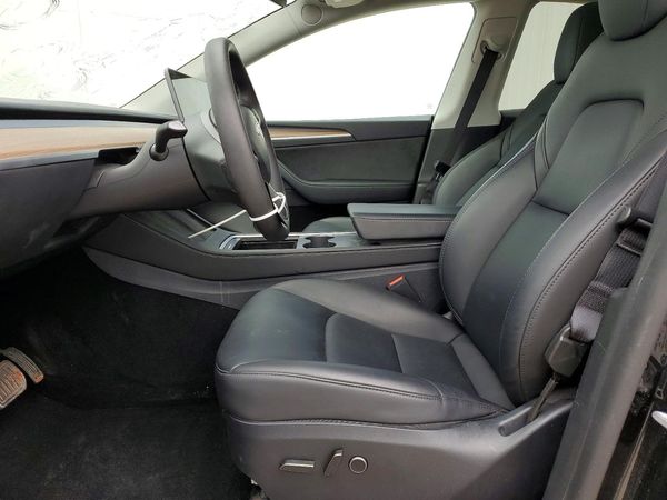 2025 TESLA MODEL Y