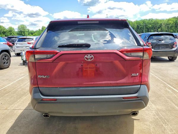 2023 TOYOTA RAV4 XLE