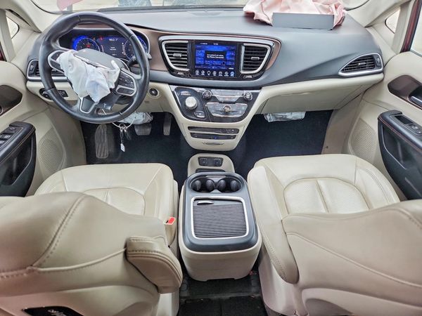 2017 CHRYSLER PACIFICA Touring L Plus
