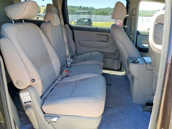 2016 KIA SEDONA LX - Middle-low