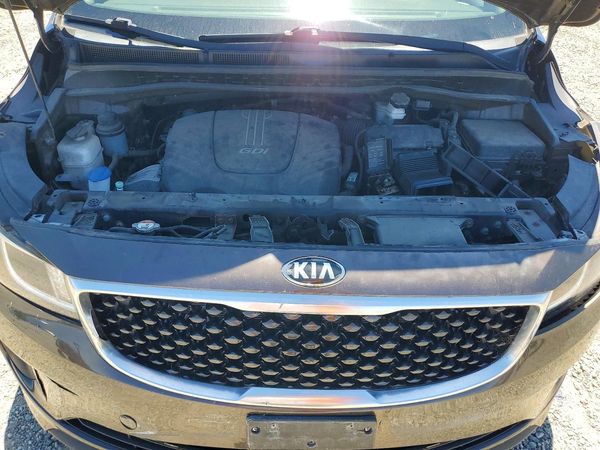 2016 KIA SEDONA LX - Middle-low