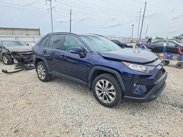 2021 TOYOTA RAV4 XLE Premium — Passenger 3/4