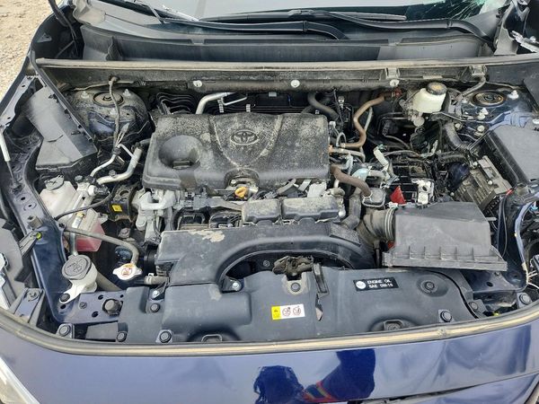 2021 TOYOTA RAV4 XLE Premium — Engine bay