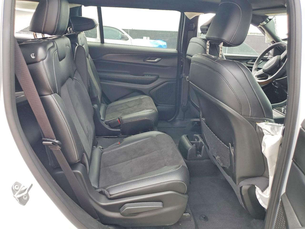 2025 JEEP GRAND CHEROKEE Laredo, Altitude