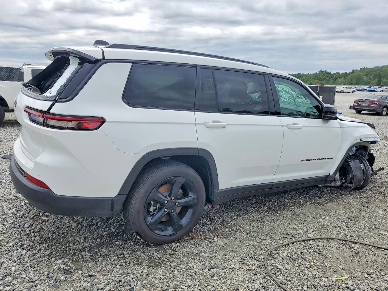 2025 JEEP GRAND CHEROKEE Laredo, Altitude