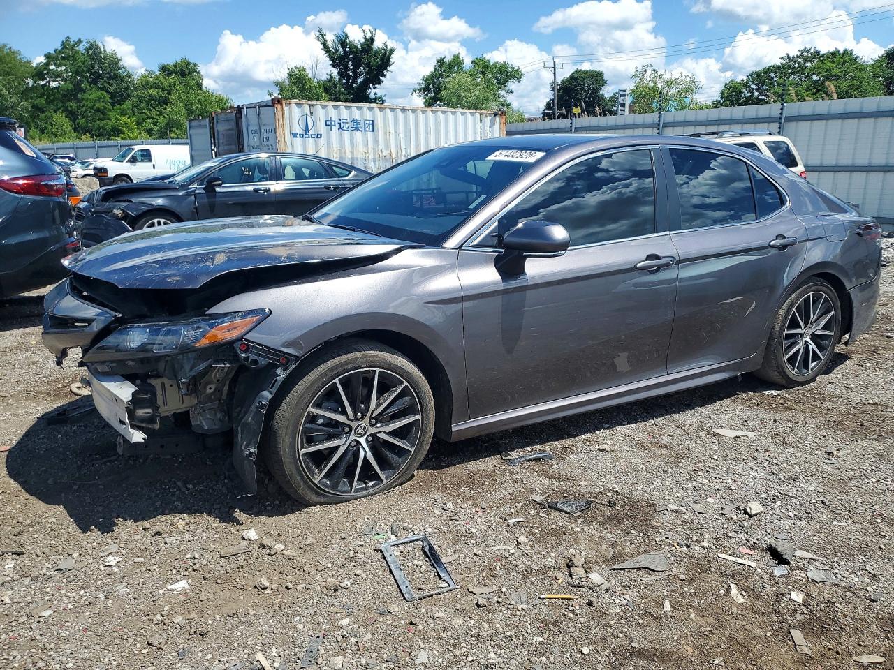 2022 TOYOTA CAMRY SE — Front 3/4