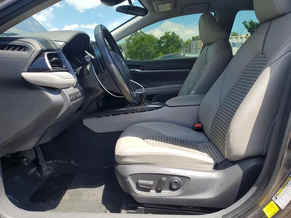 2022 TOYOTA CAMRY SE — DENT
