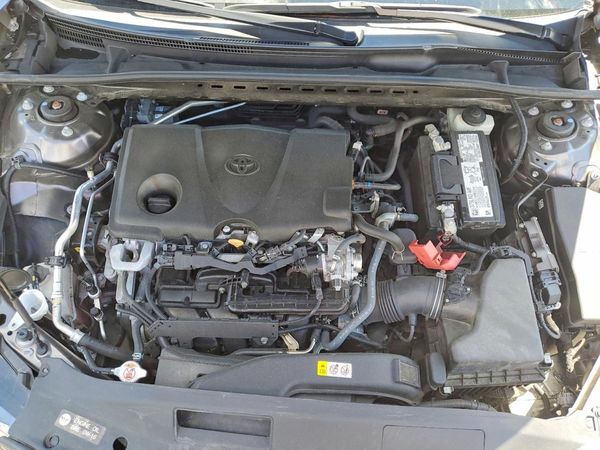 2022 TOYOTA CAMRY SE — Engine bay