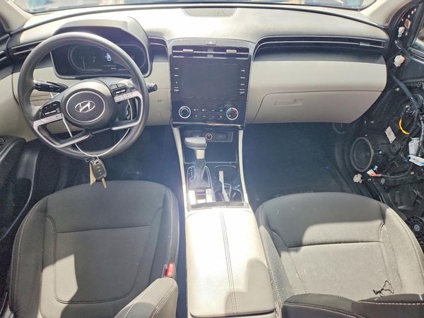 2023 HYUNDAI TUCSON SE
