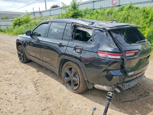 2022 JEEP GRAND CHEROKEE L LAREDO 4X4
