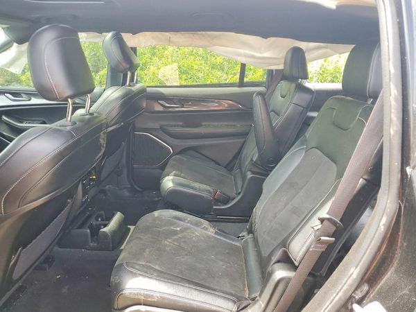 2022 JEEP GRAND CHEROKEE L LAREDO 4X4