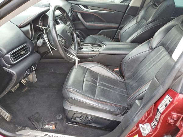 2017 MASERATI LEVANTE Sport