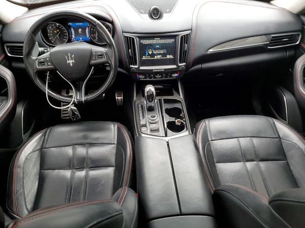 2017 MASERATI LEVANTE Sport
