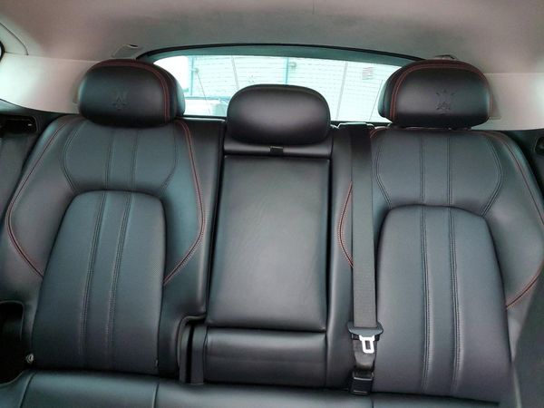 2017 MASERATI LEVANTE Sport