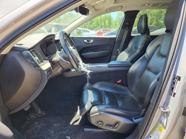 2022 VOLVO XC60 Inscription