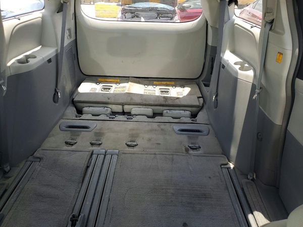 2013 TOYOTA SIENNA