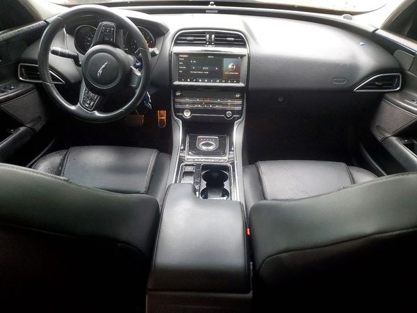 2019 JAGUAR XE