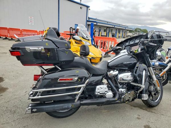 2018 HARLEY-DAVIDSON FL