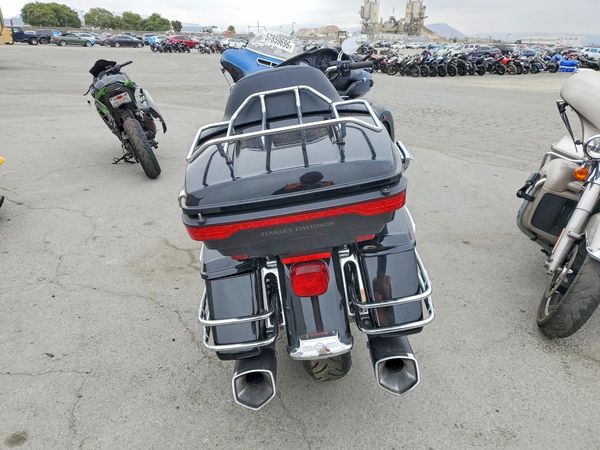 2018 HARLEY-DAVIDSON FL