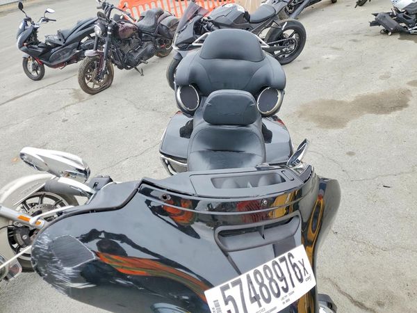 2018 HARLEY-DAVIDSON FL